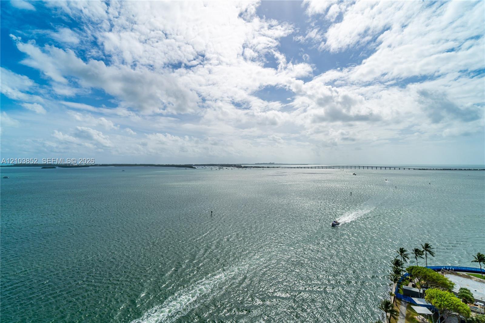 800 Claughton Island Dr # 1804, Miami FL 33131 photo 2