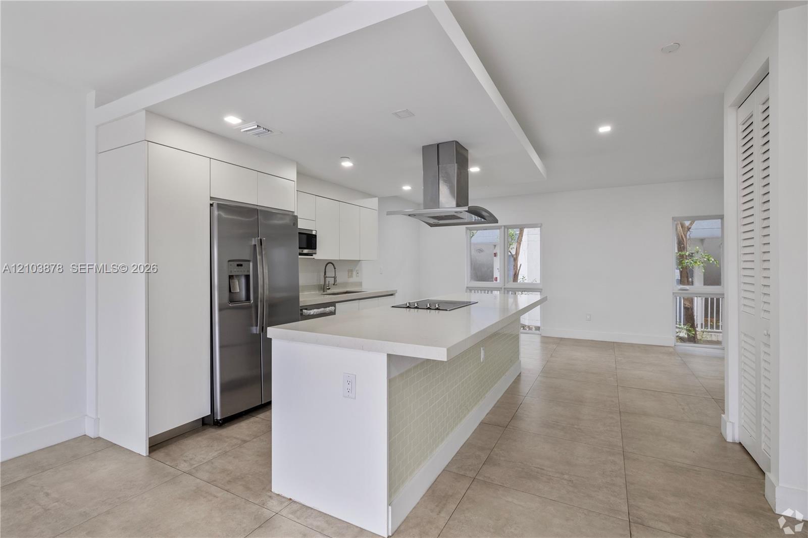 434 SW 10th St # b, Miami FL 33130
