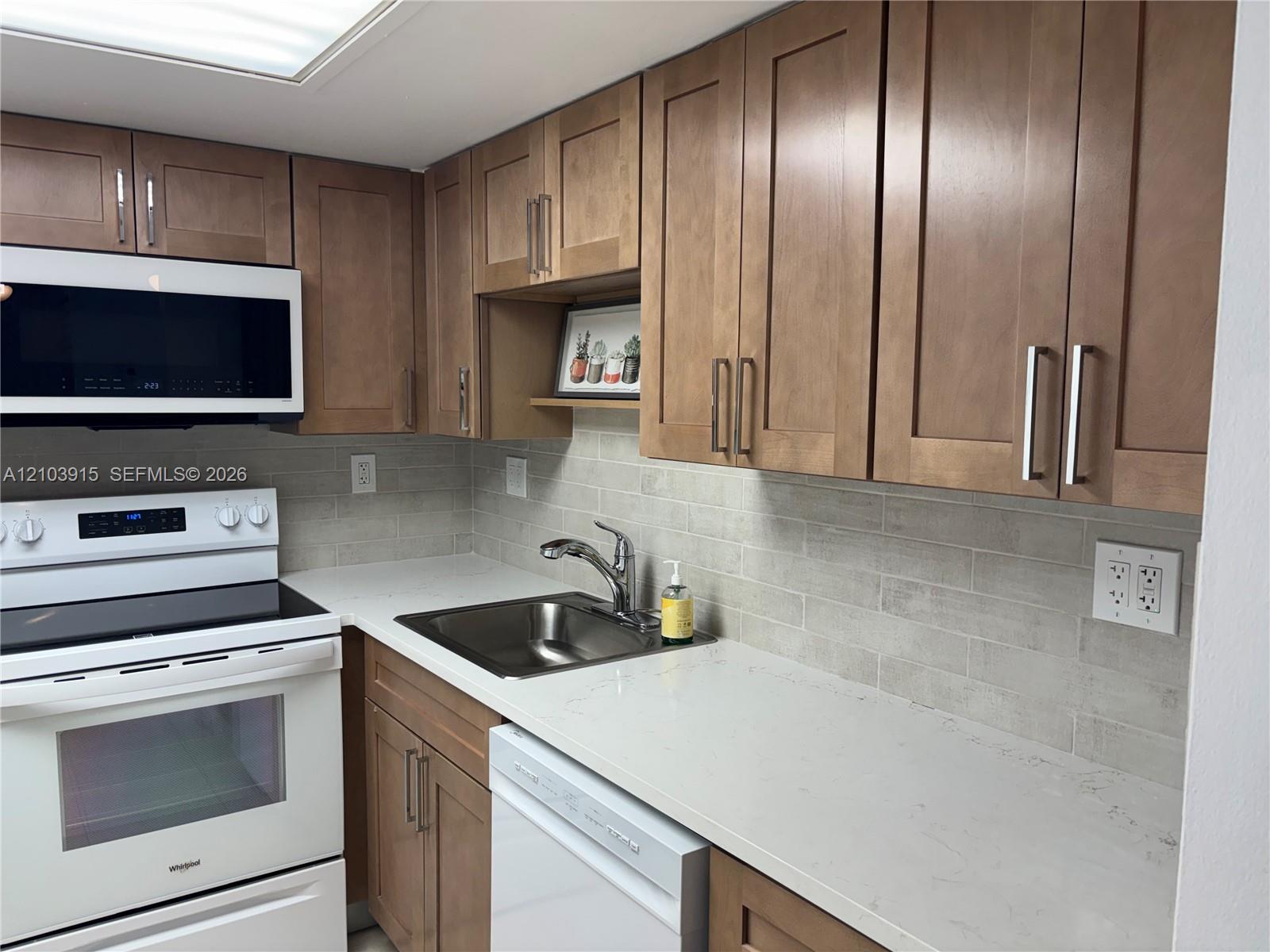2075 SW 122nd Ave # 322, Miami FL 33175 photo 3