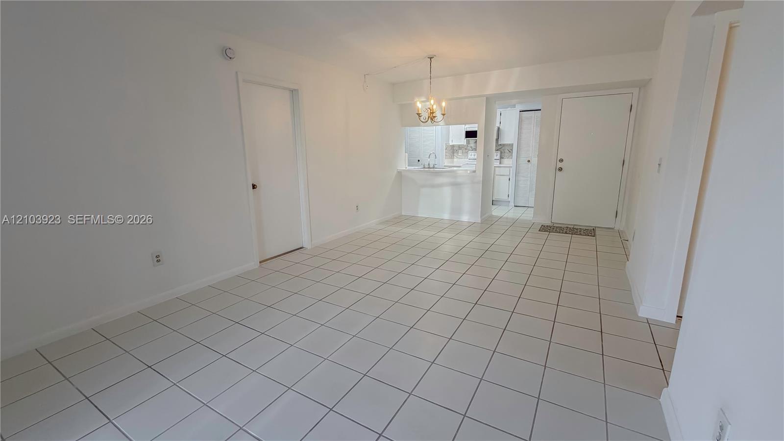 905 NE 209th St # 30, Miami FL 33179 photo 2