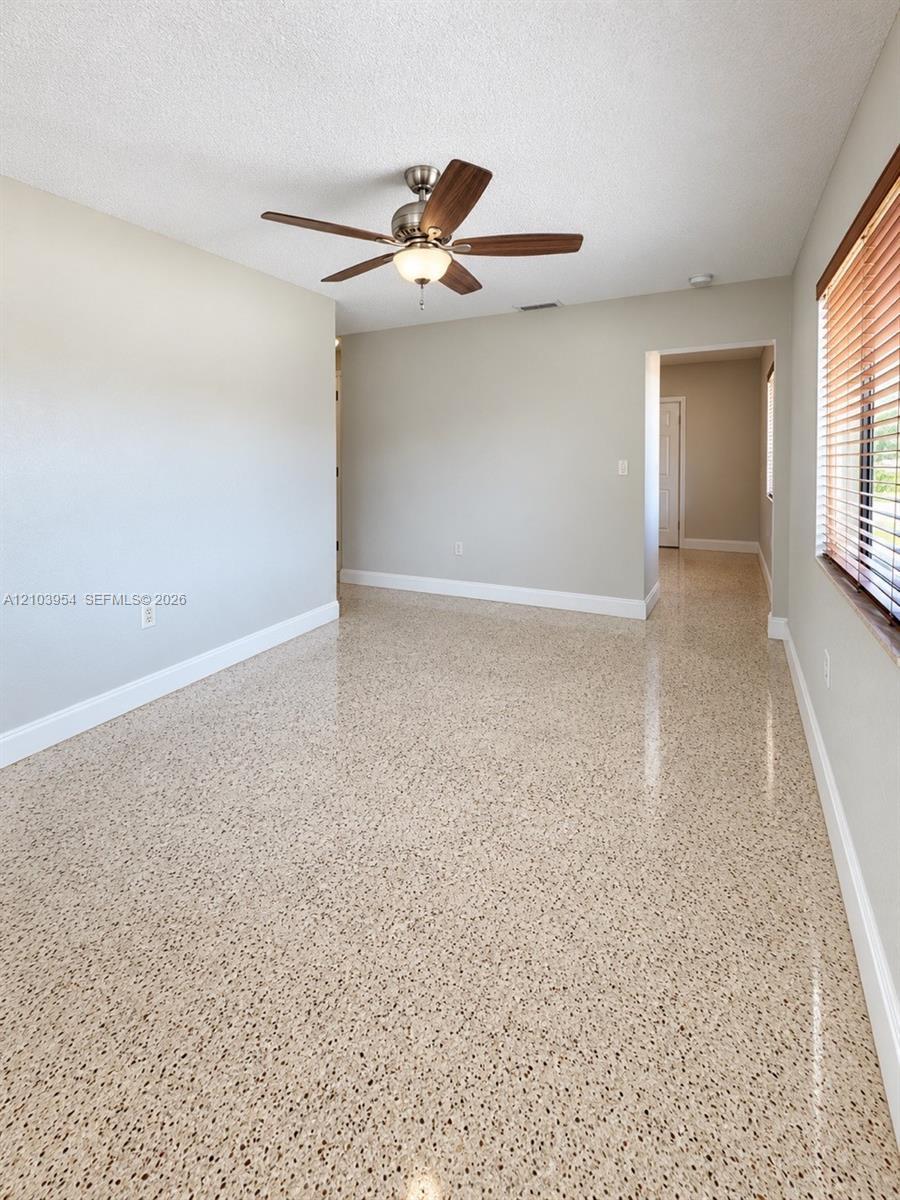 1709 NW 5th St, Miami FL 33125 photo 2