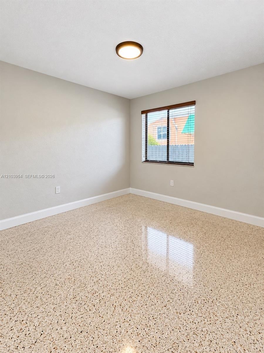 1709 NW 5th St, Miami FL 33125 photo 4