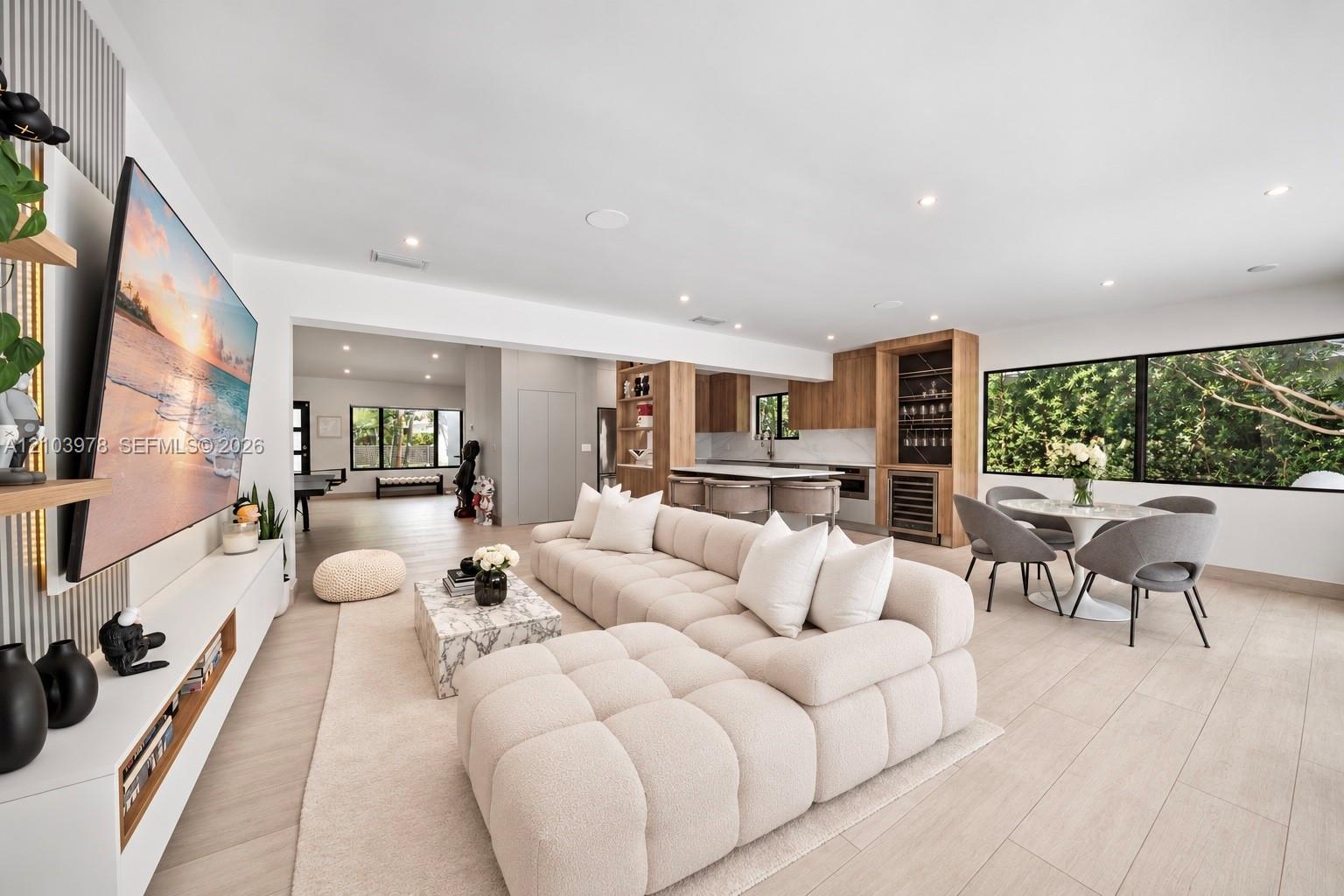8033 Noremac Ave, Miami Beach FL 33141 photo 4