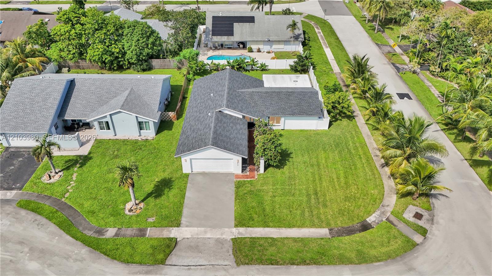 5505 SW 9th St, Margate FL 33068 photo 2