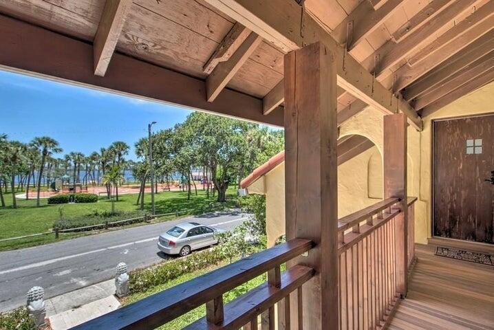 407 S LAKESIDE Drive # D, FL 33460 photo 2