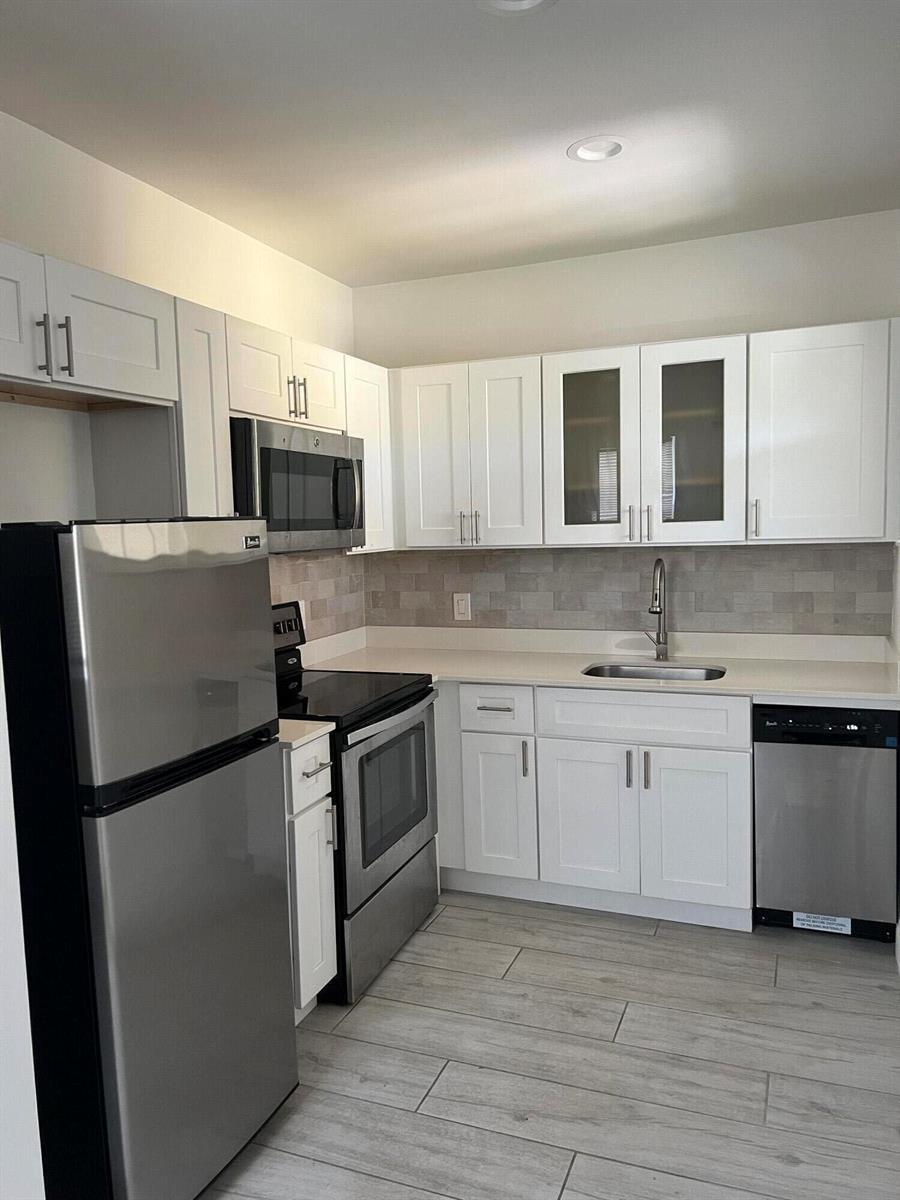 407 S LAKESIDE Drive # D, FL 33460 photo 4