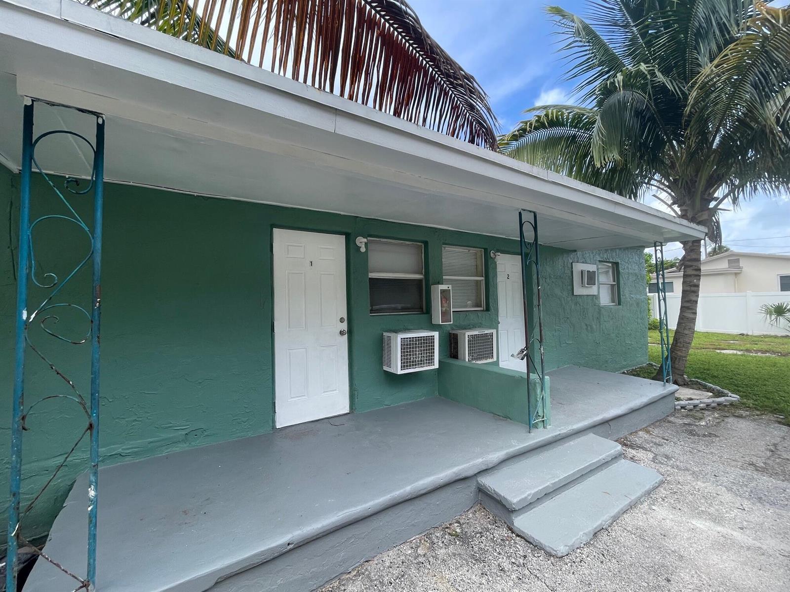 22 NW 8th Avenue # 1, Dania Beach FL 33004 photo 2