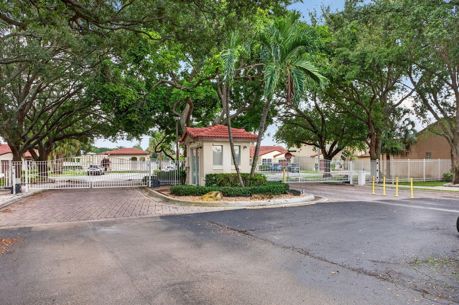 509 NW 36th Avenue, Deerfield Beach FL 33442 photo 3