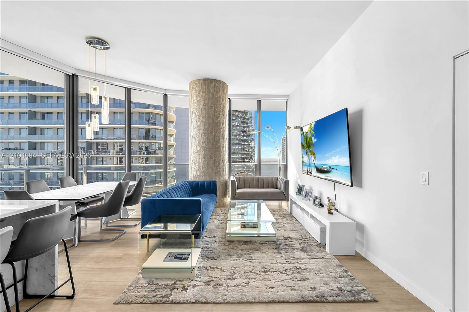 45 SW 9th St # 4501, Miami FL 33130 photo 4