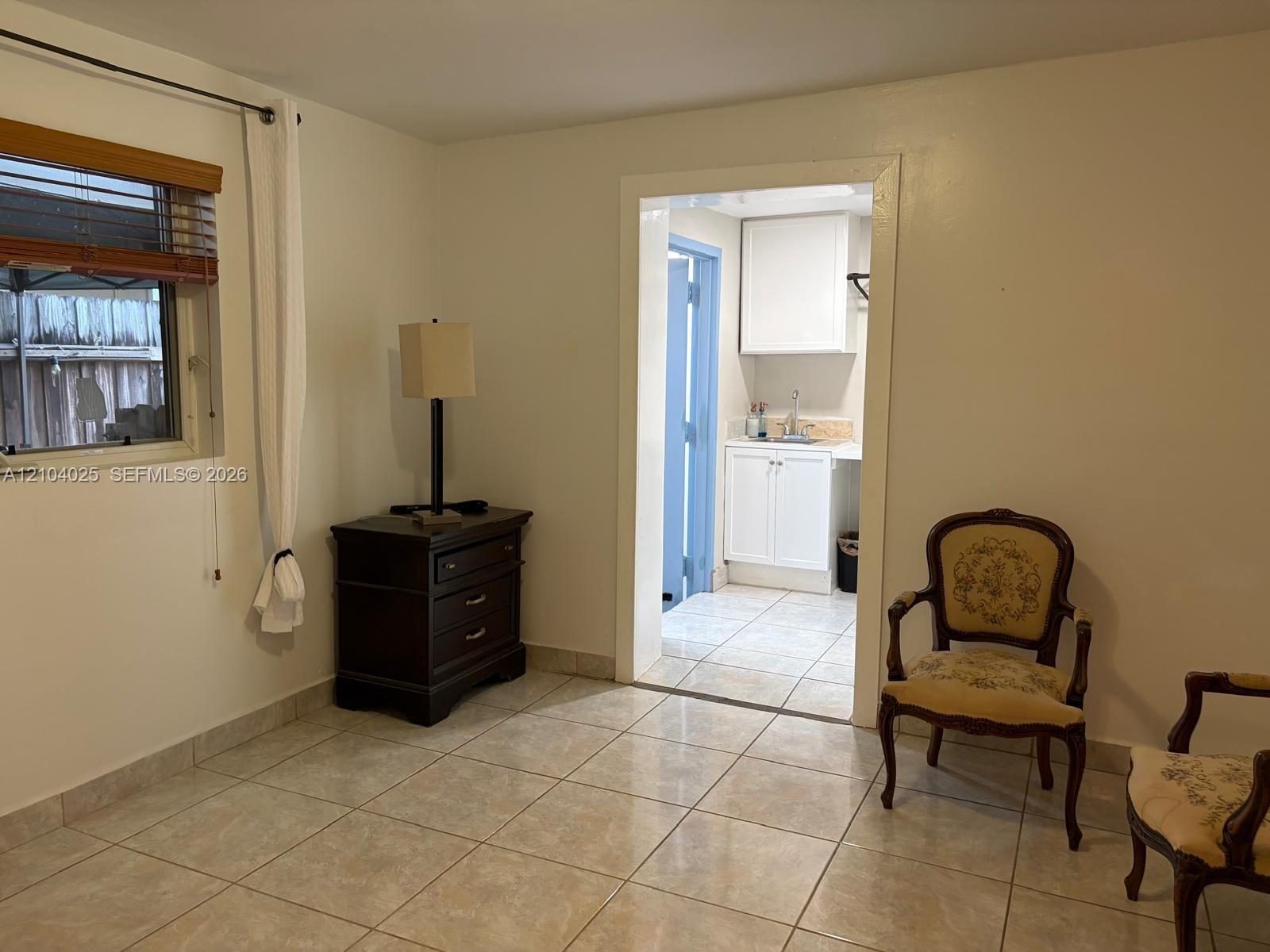 88X0 SW 18th Ter # B, Miami FL 33165 photo 3