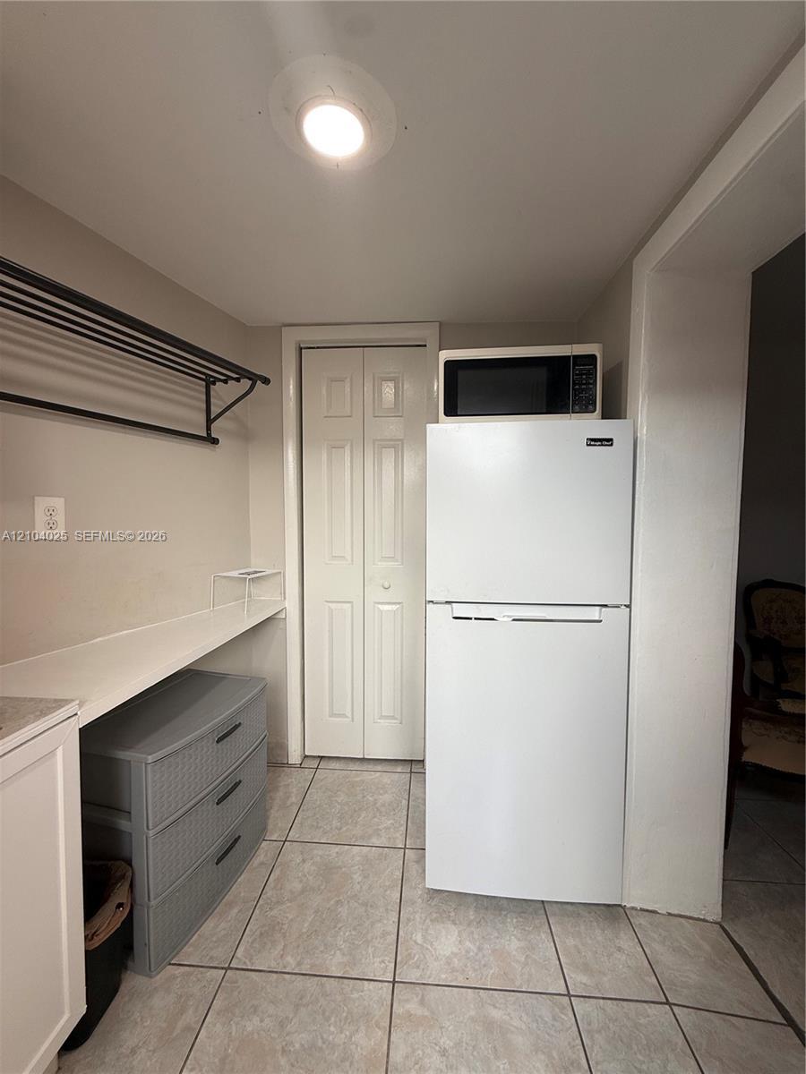 88X0 SW 18th Ter # B, Miami FL 33165 photo 5