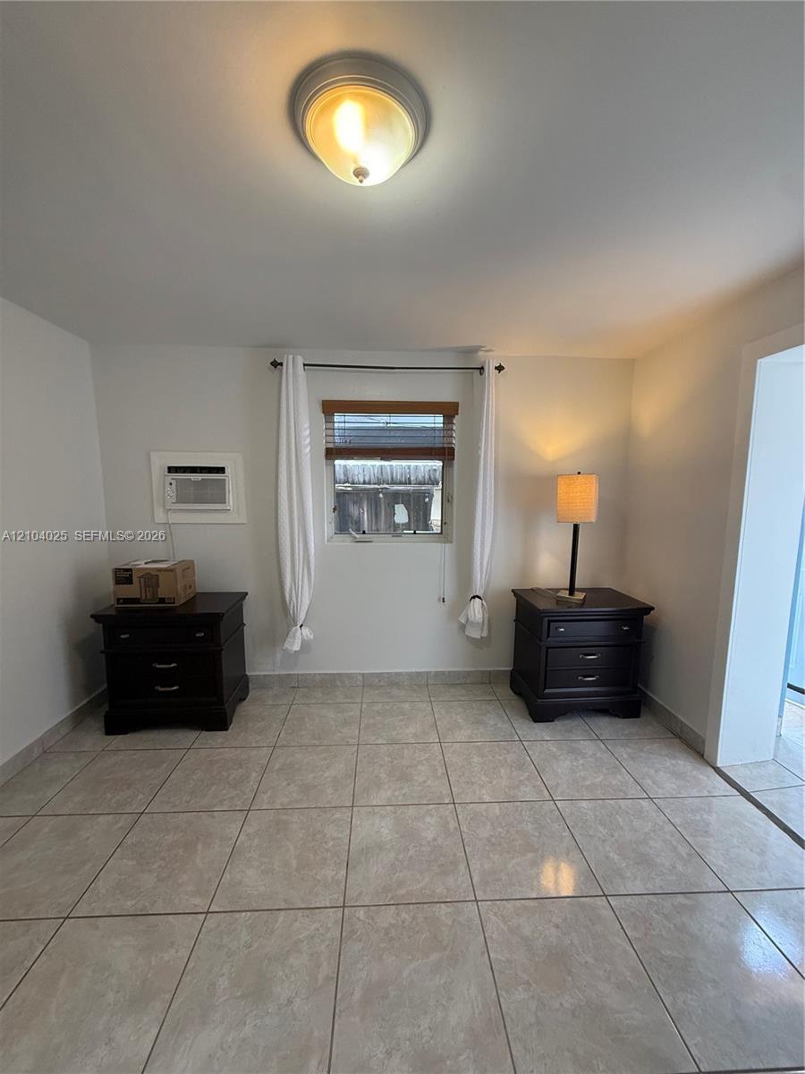 88X0 SW 18th Ter # B, Miami FL 33165 photo 4