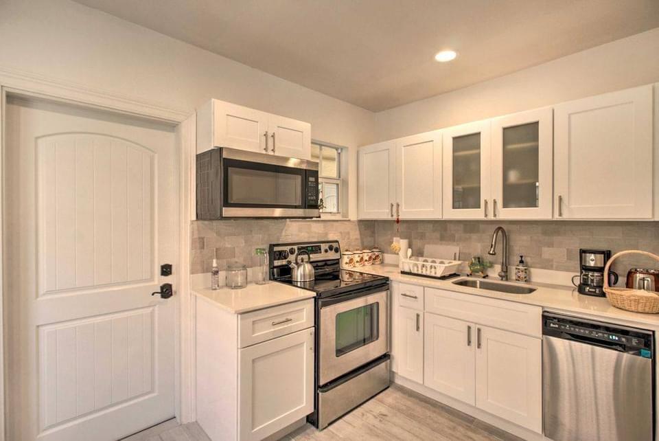 407 S LAKESIDE Drive, FL 33460 photo 4