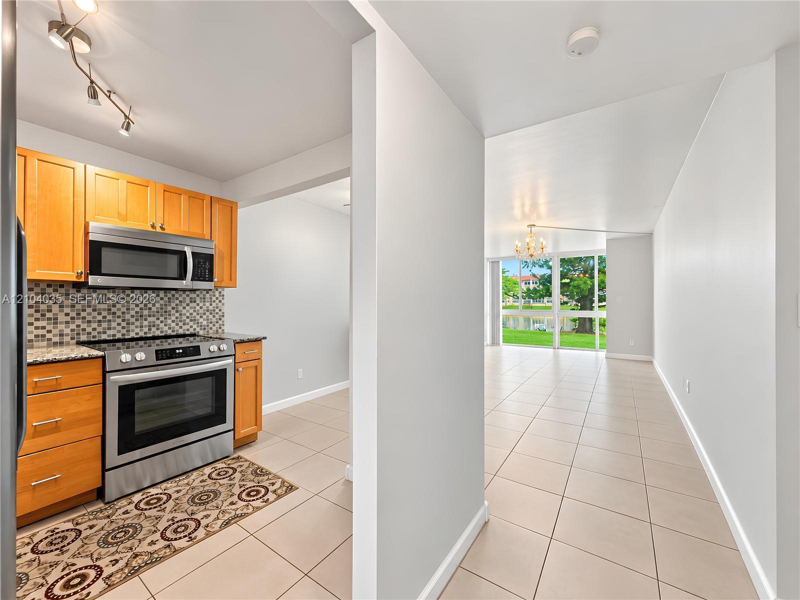 9850 Sunrise Lakes Blvd # 108, Sunrise FL 33322 photo 5