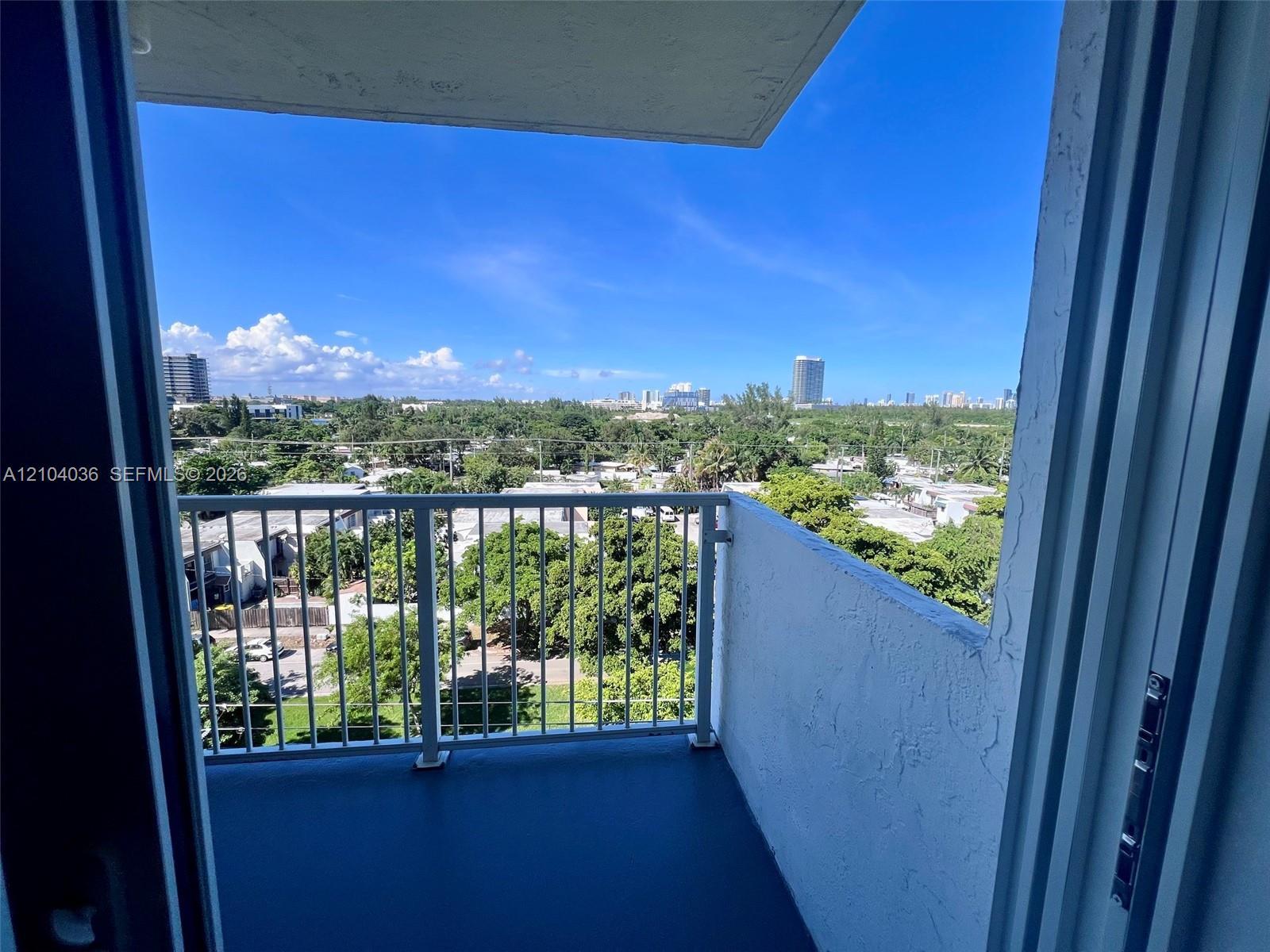 2020 NE 135th St # 810, North Miami FL 33181 photo 2