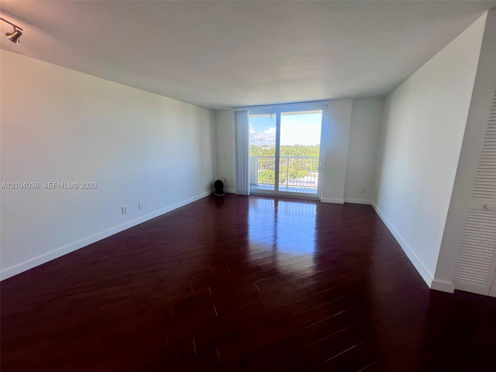 2020 NE 135th St # 810, North Miami FL 33181 photo 3