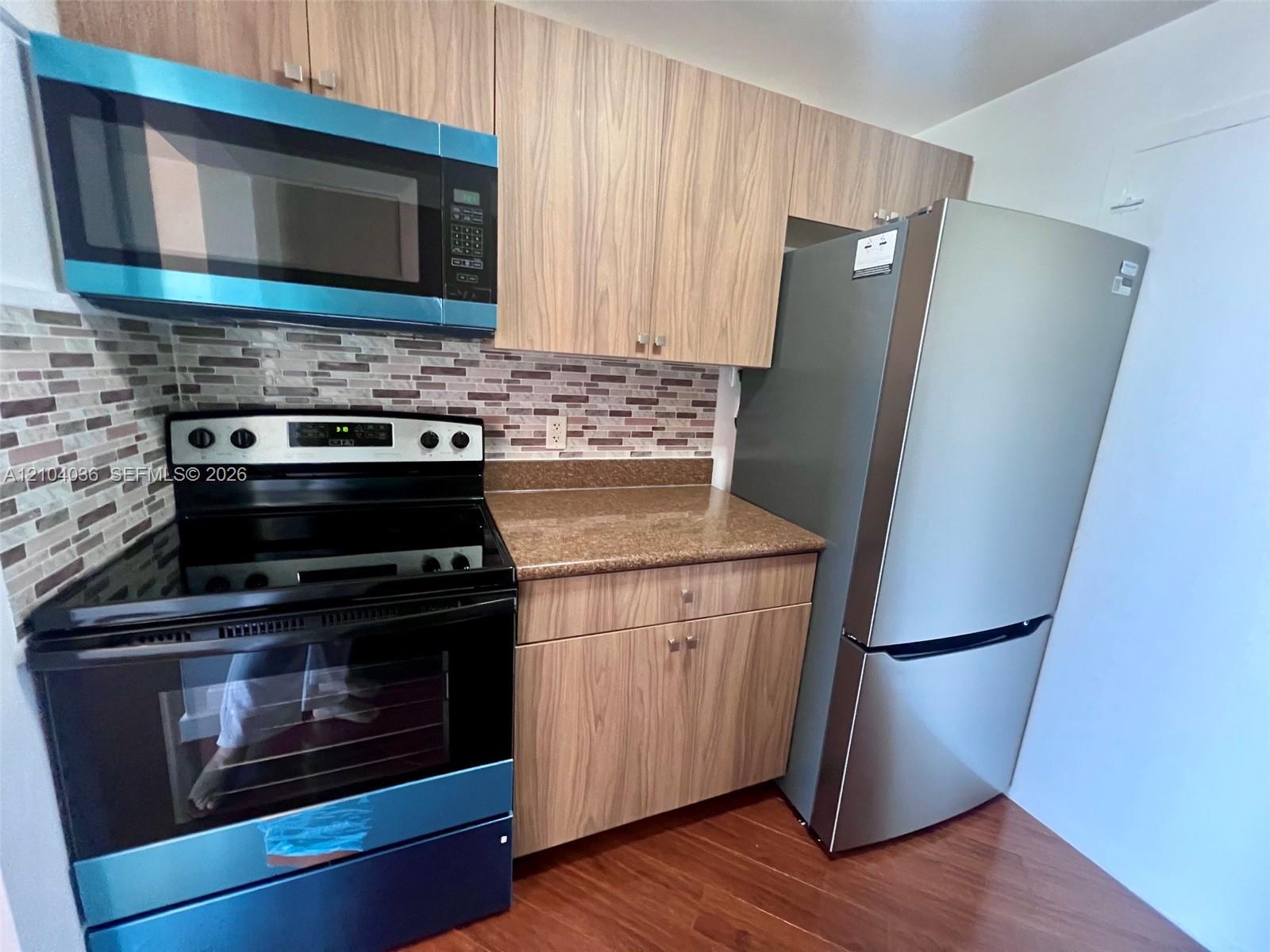 2020 NE 135th St # 810, North Miami FL 33181 photo 4