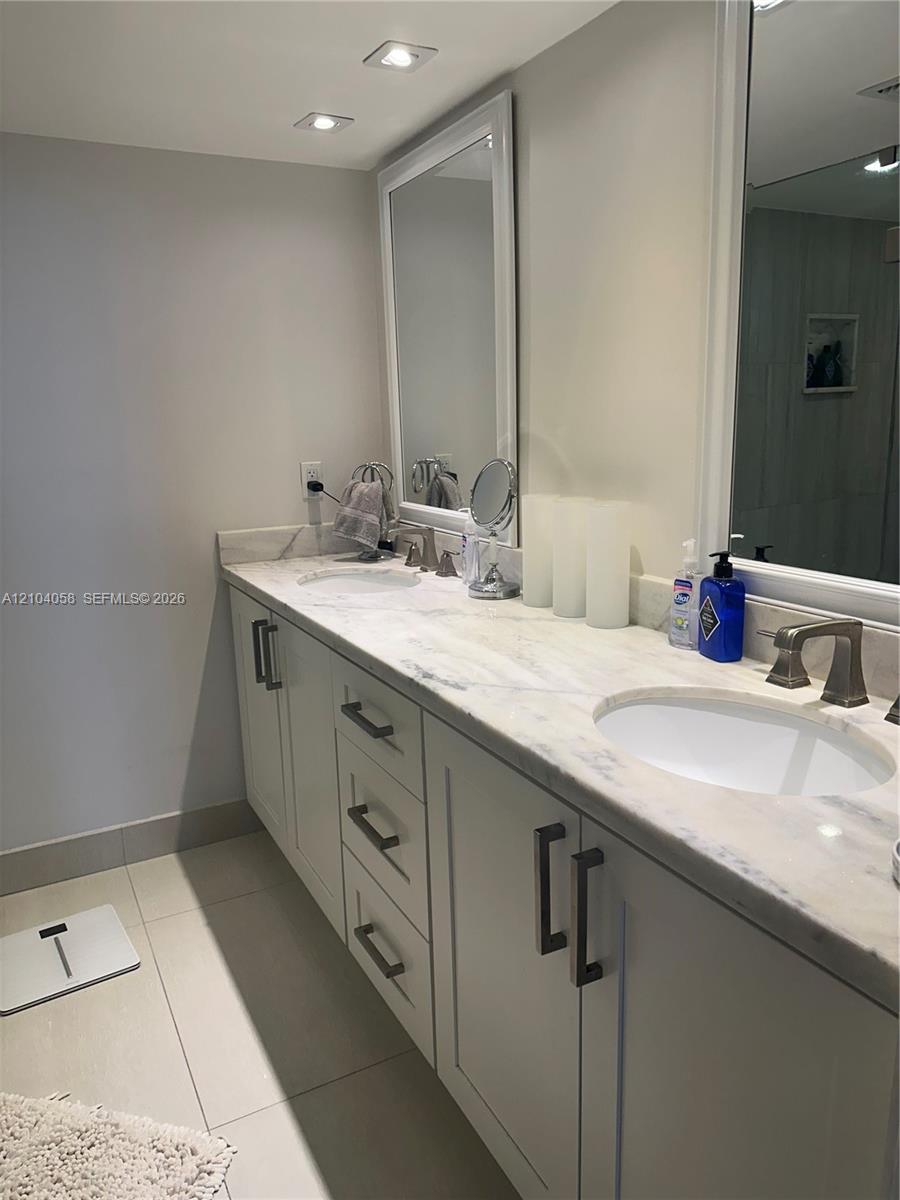 1000 Quayside Ter # 905, Miami FL 33138 photo 4