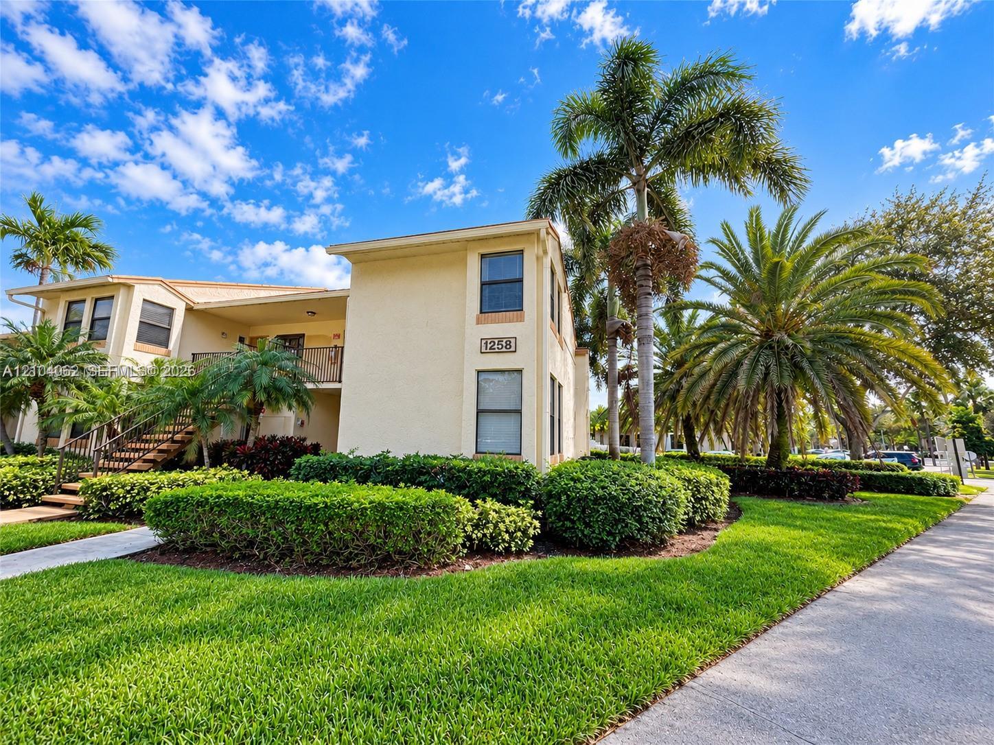 1258 S Military Trl # 815, Deerfield Beach FL 33442 photo 2