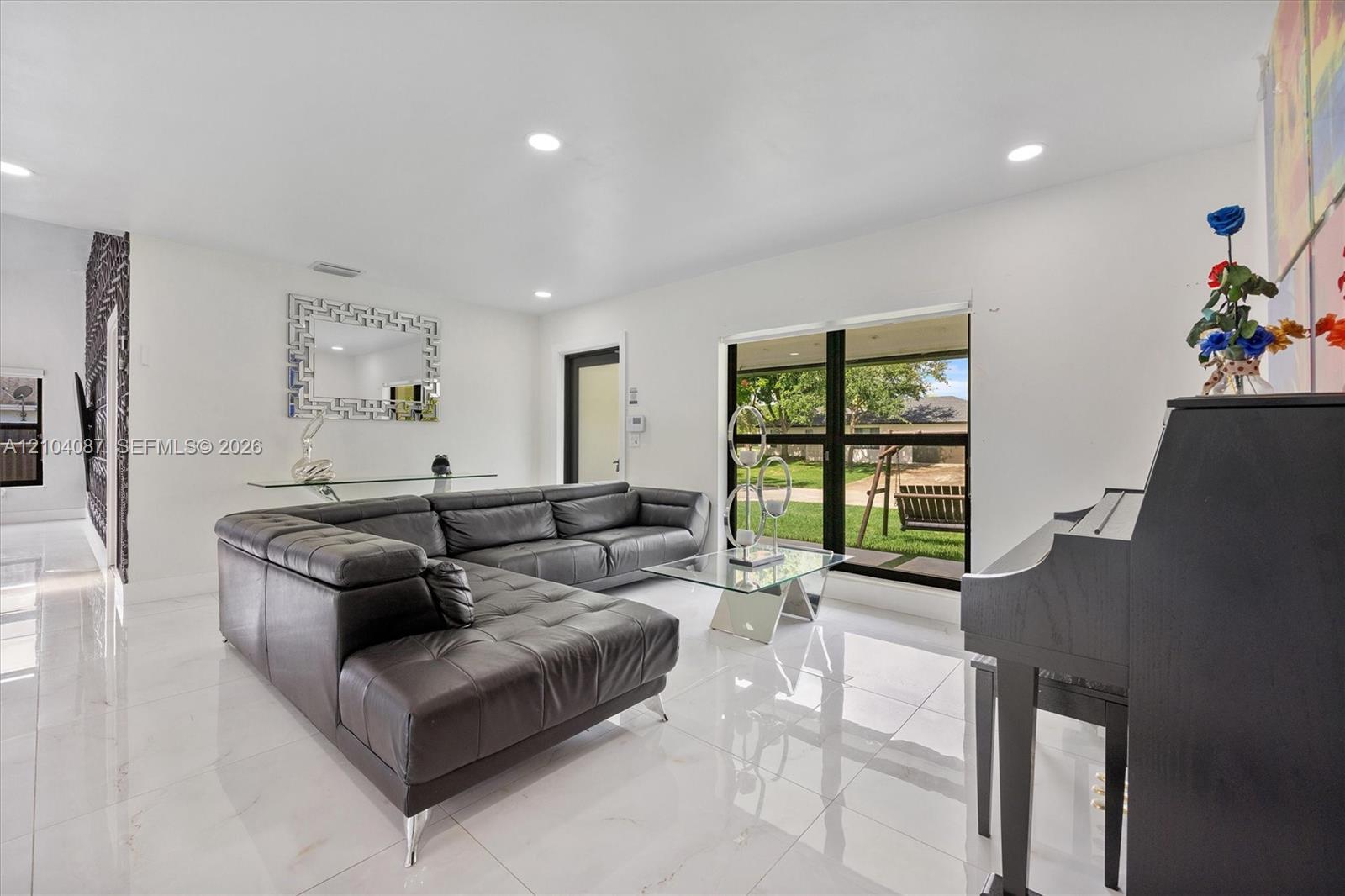 8840 SW 181st Ter, Palmetto Bay FL 33157 photo 4