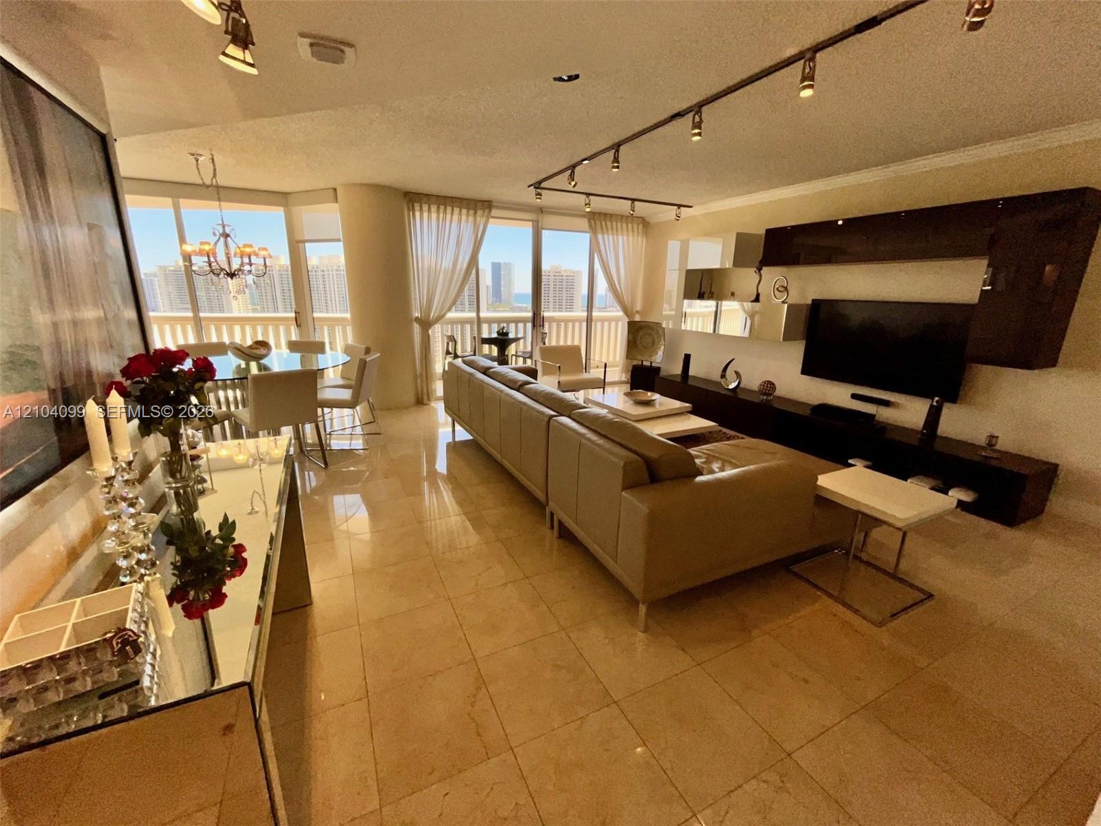 1000 W Island Blvd # 2707, Aventura FL 33160 photo 2