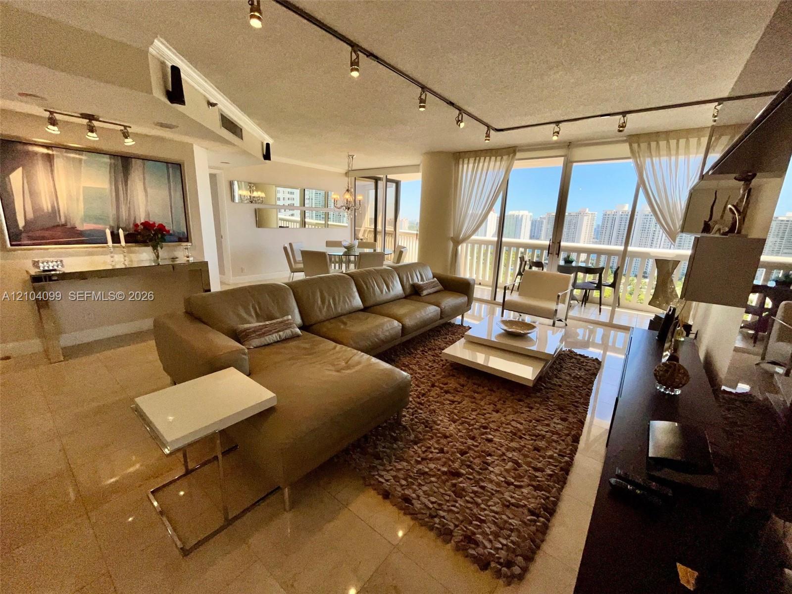 1000 W Island Blvd # 2707, Aventura FL 33160 photo 3