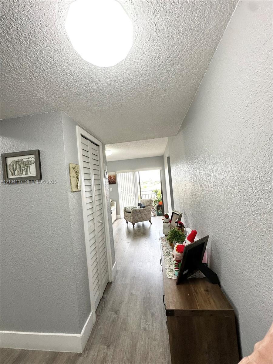 8425 NW 8th St # 401, Miami FL 33126 photo 4