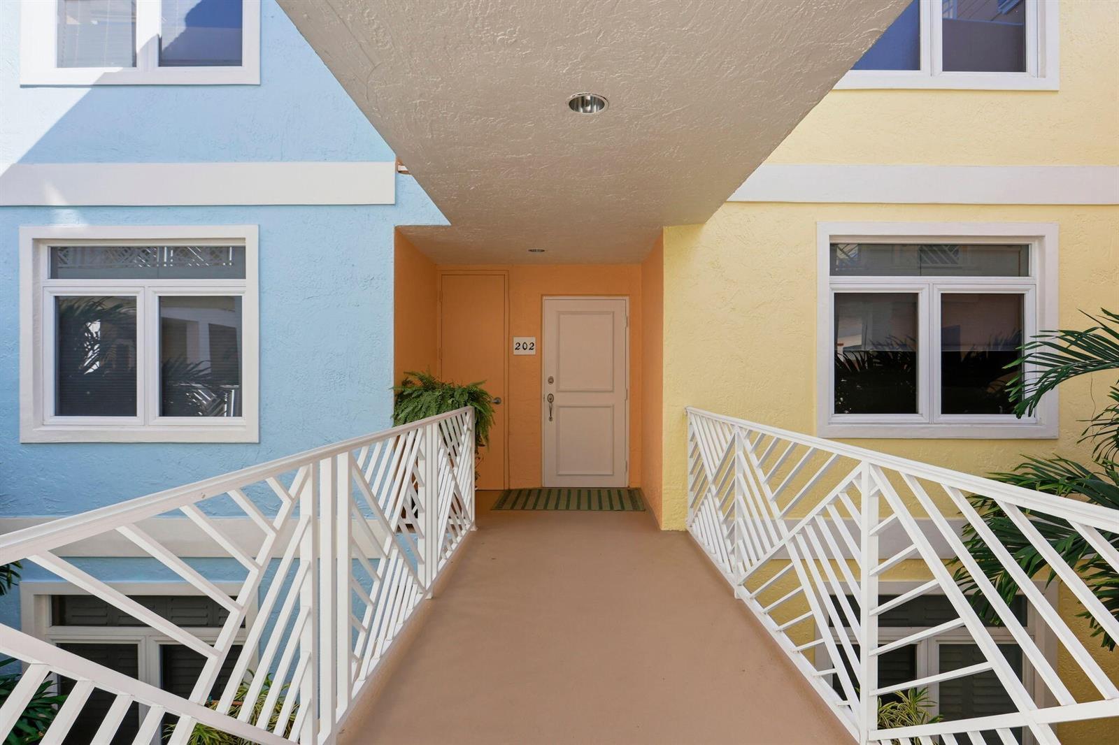 309 E OCEAN Avenue # 202, Lantana FL 33462 photo 2