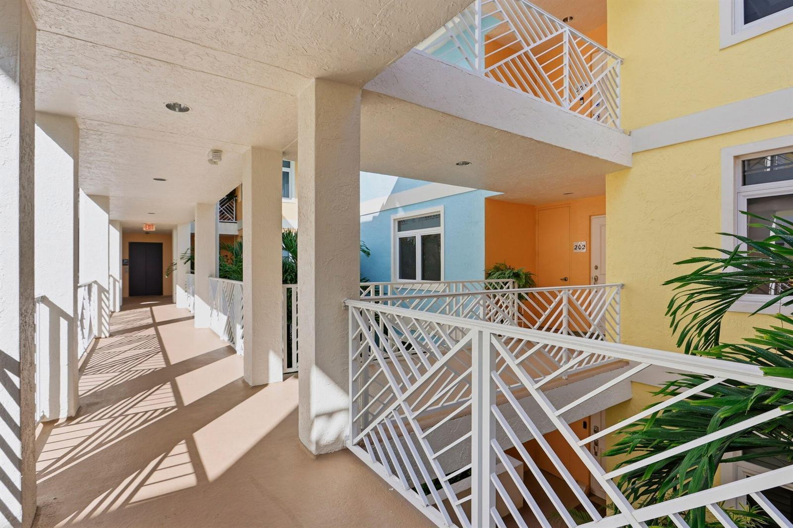 309 E OCEAN Avenue # 202, Lantana FL 33462