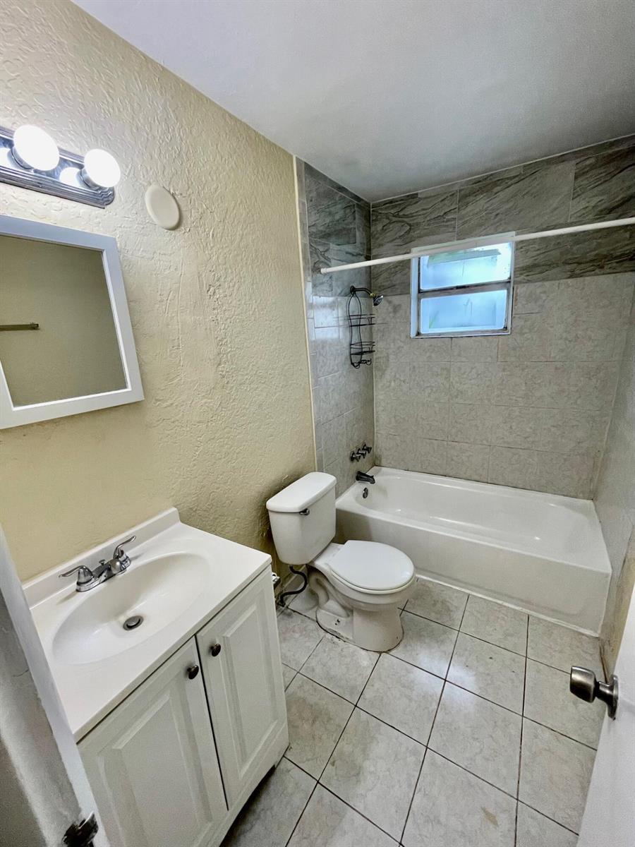 22 NW 8th Avenue # 2, Dania Beach FL 33004 photo 3