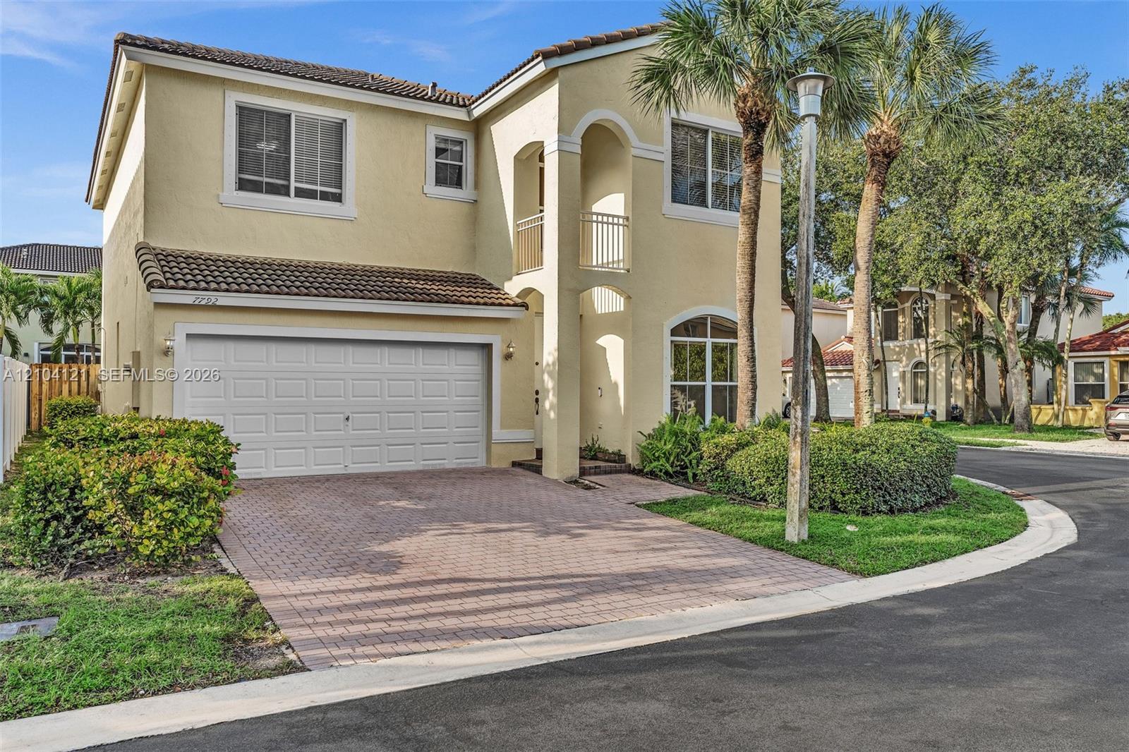 7792 NW 18th St, Pembroke Pines FL 33024 photo 2