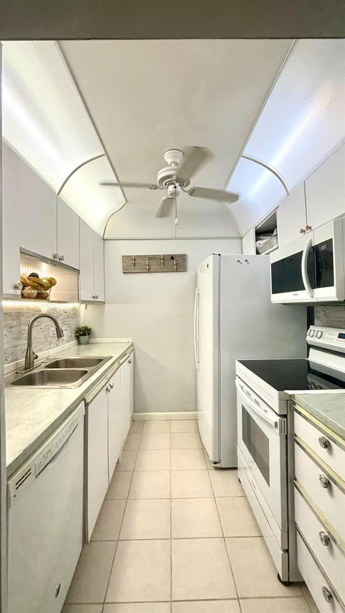2 NEWPORT A Drive # 2, Deerfield Beach FL 33442 photo 2