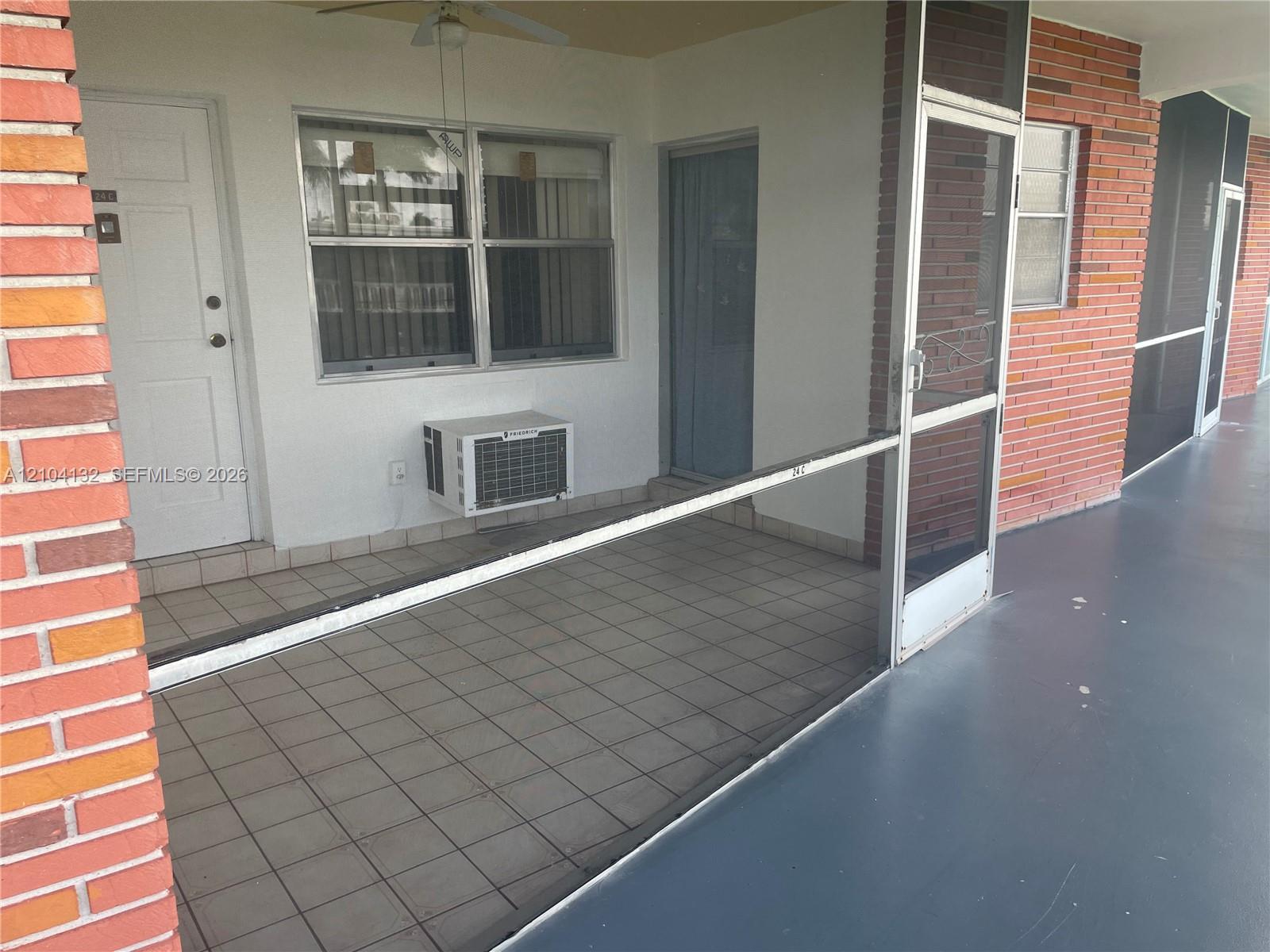141 NE 10 Ave # 24C, Hallandale Beach FL 33009 photo 4