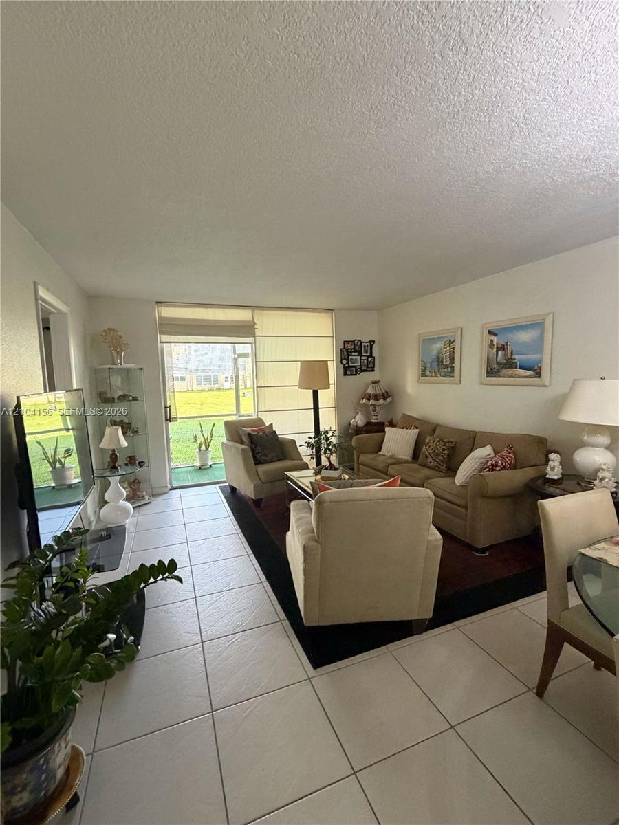 8880 Sunrise Lakes Blvd # 101, Sunrise FL 33322 photo 2
