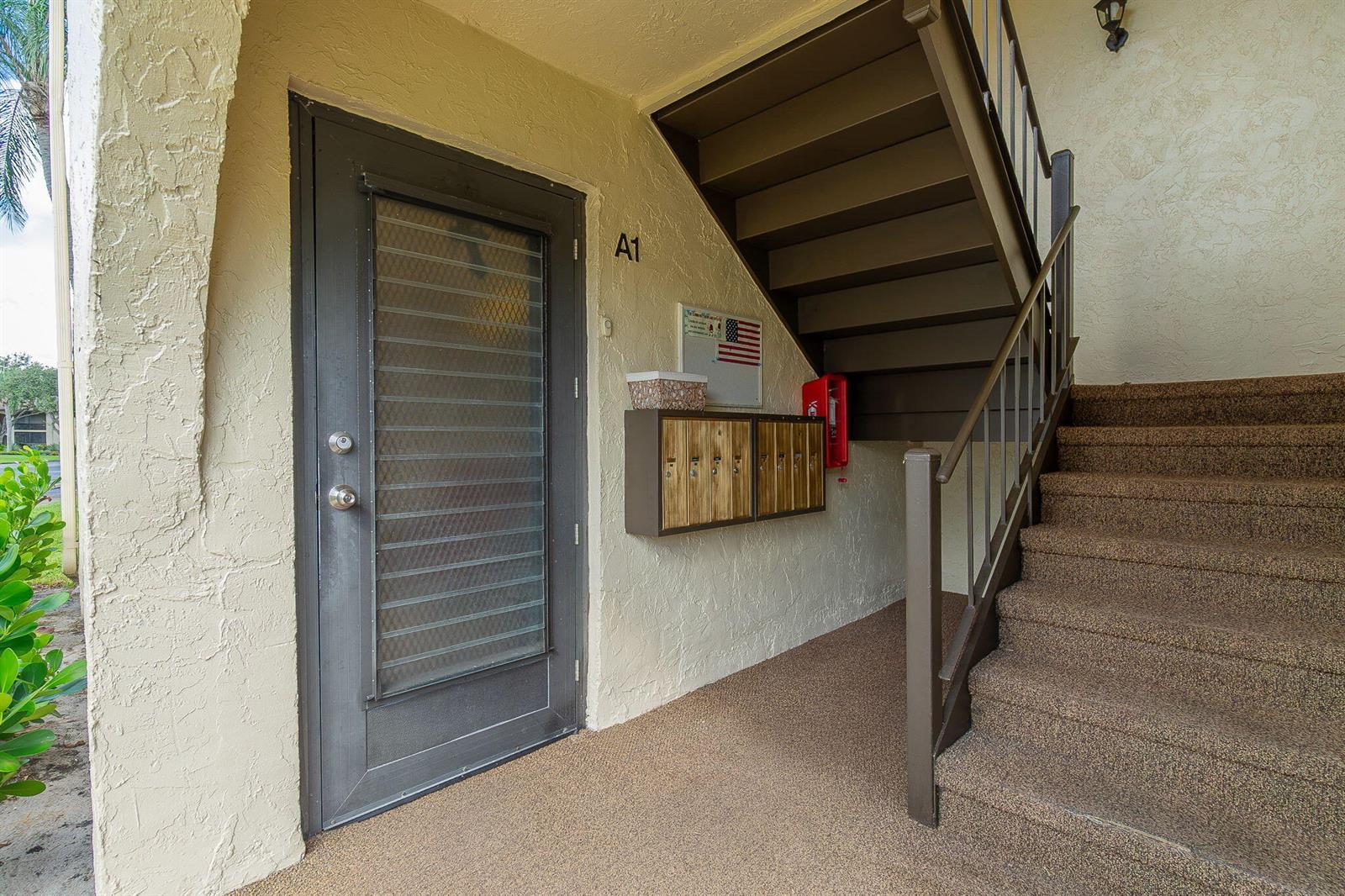 136 Lake Pine Circle # A1, FL 33463 photo 2
