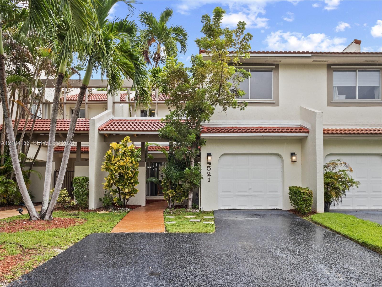 4521 NW 102nd Ct, Doral FL 33178 photo 2