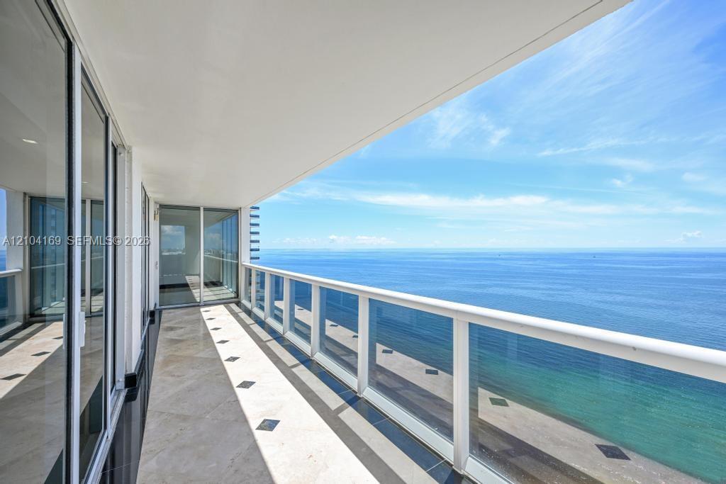 1850 S Ocean Dr, Hallandale Beach FL 33009 photo 3