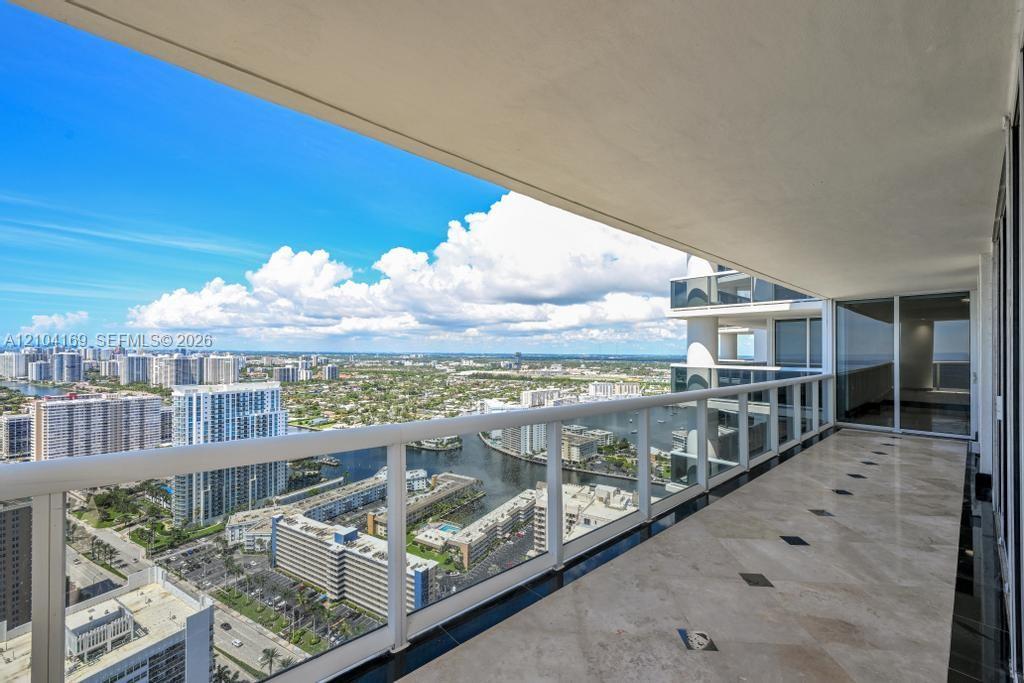 1850 S Ocean Dr, Hallandale Beach FL 33009 photo 5