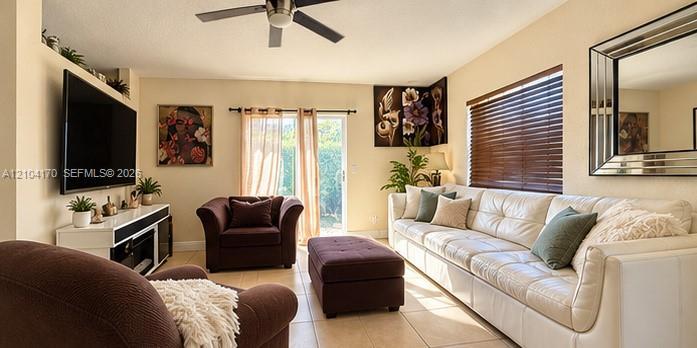 2114 E Ridge Cir E, Boynton Beach FL 33435