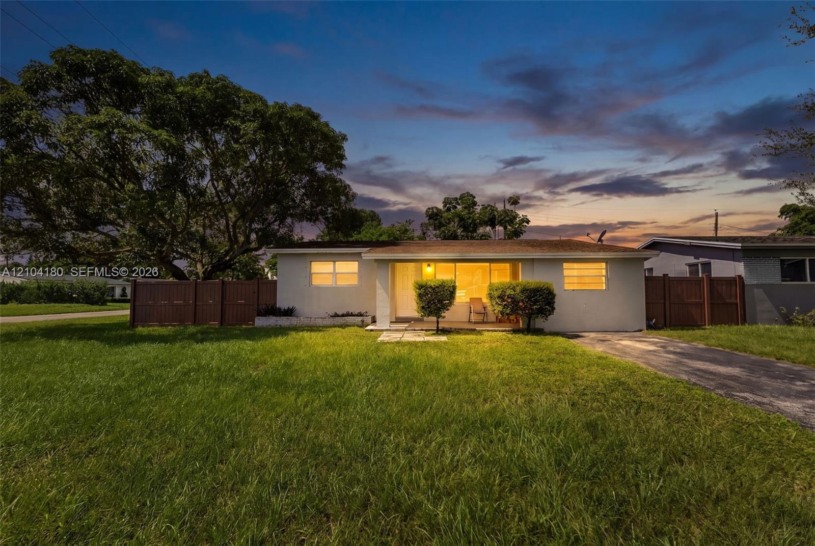 2440 Largo Dr, Miramar FL 33023