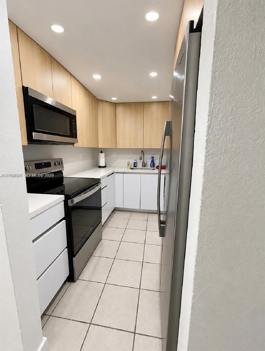 4550 NW 9th St # 102E, Miami FL 33126 photo 2
