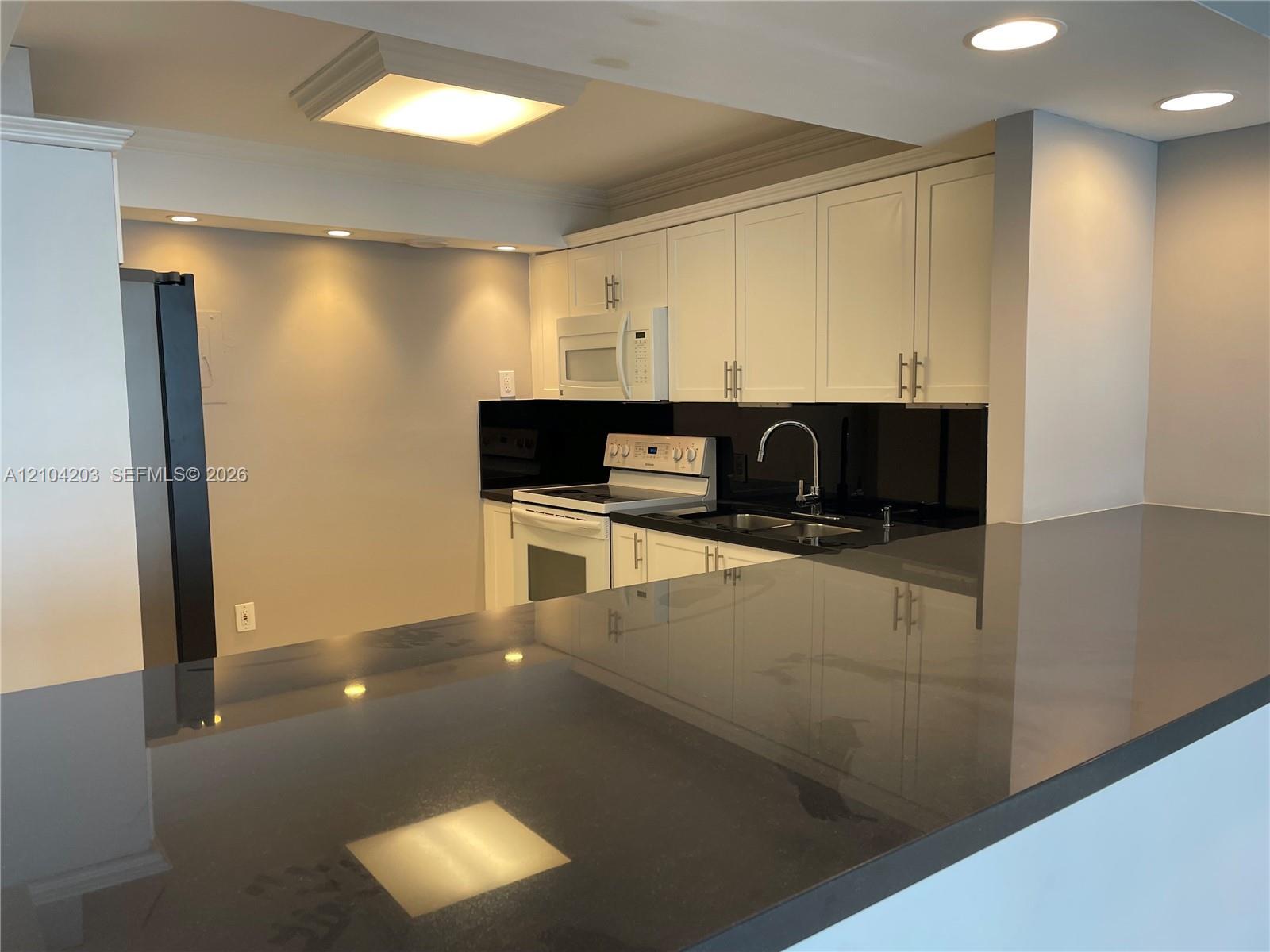 5701 Collins Ave # 911, Miami Beach FL 33140 photo 2