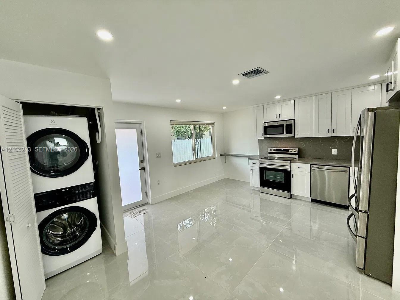 2885 NW 56th St, Miami FL 33142 photo 2