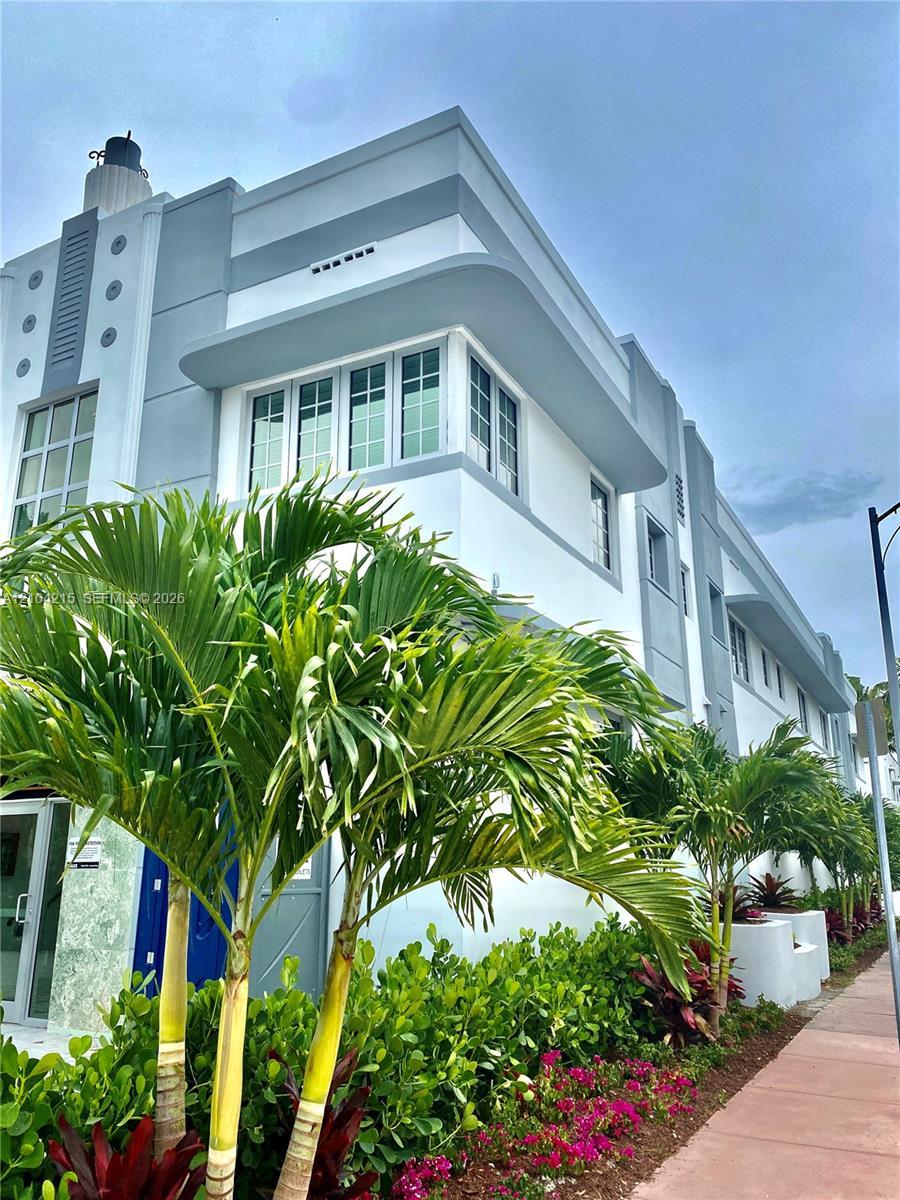 1201 Pennsylvania Ave # 107, Miami Beach FL 33139