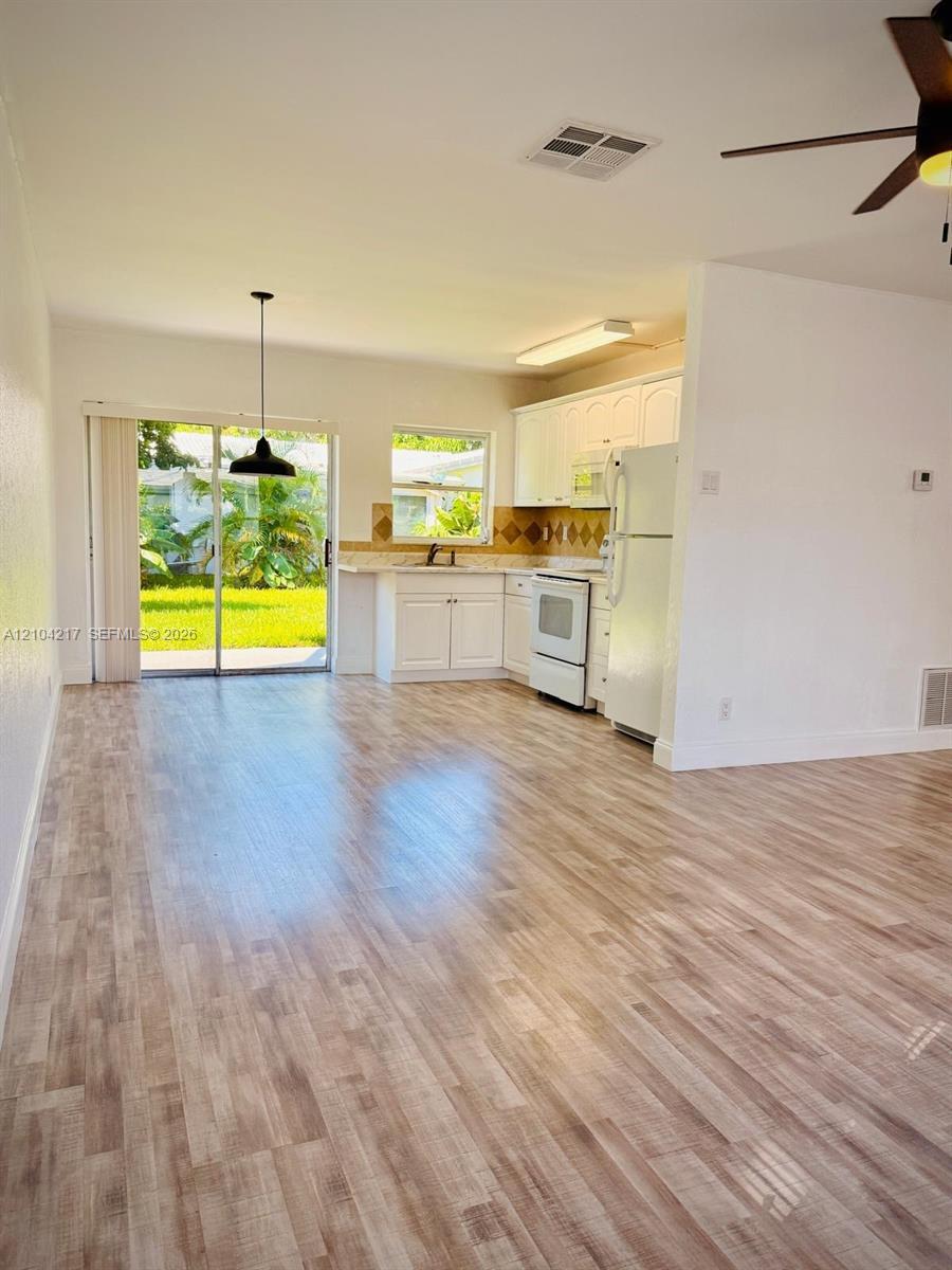 7105 NW 74th Pl, Tamarac FL 33321 photo 3