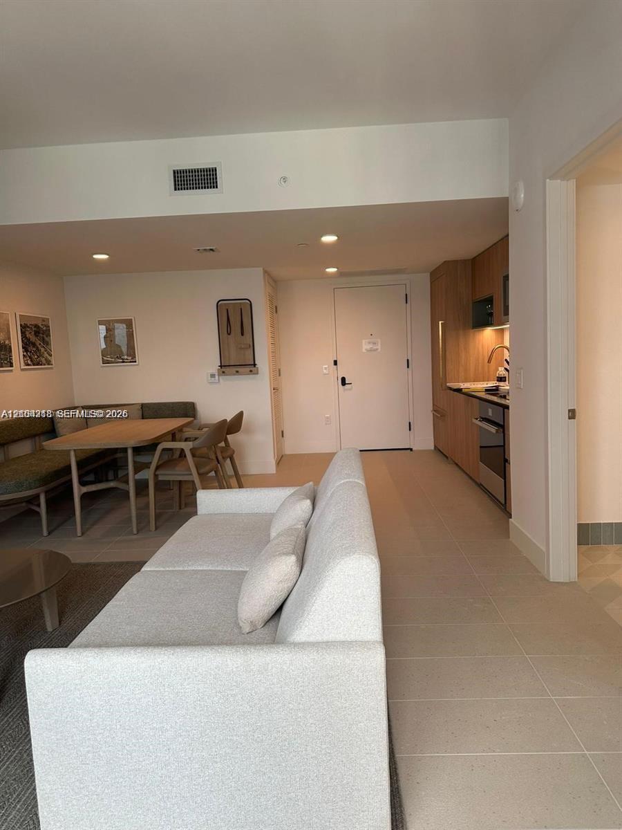 159 NE 6th St # 3513, Miami FL 33132 photo 4