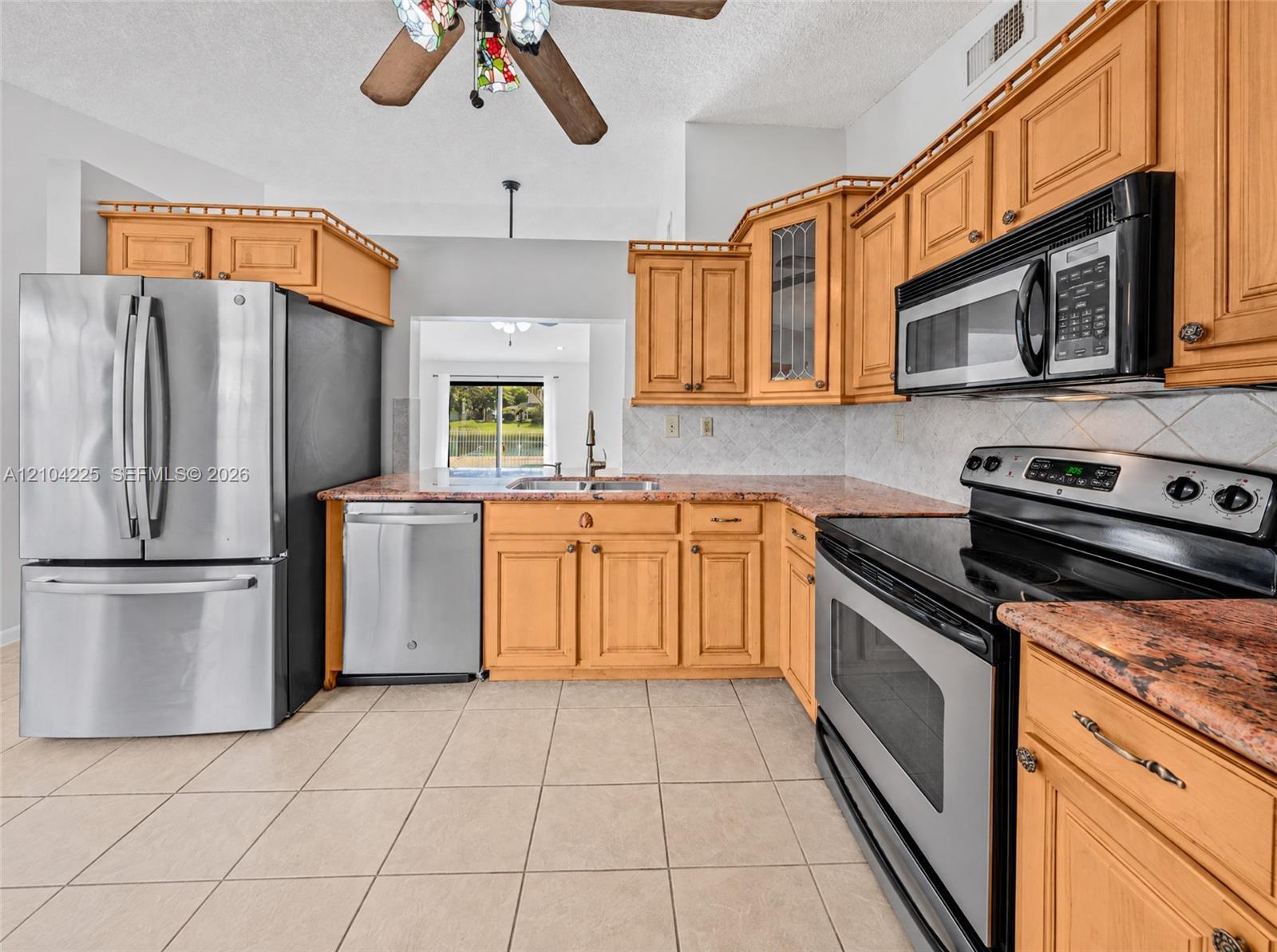 13740 Oak Ridge Dr, Davie FL 33325 photo 4