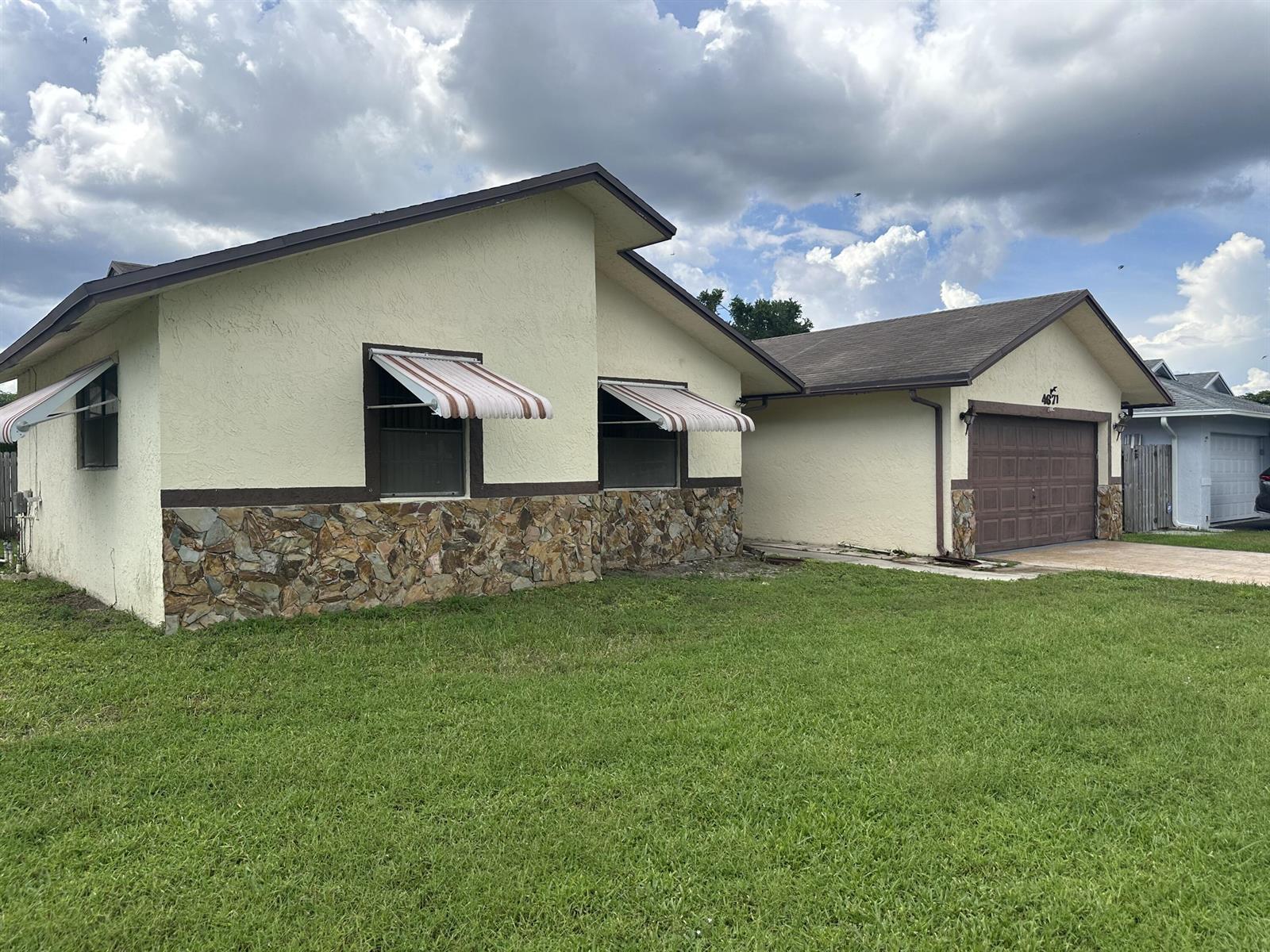 4671 NW 93RD Avenue, Sunrise FL 33351 photo 2