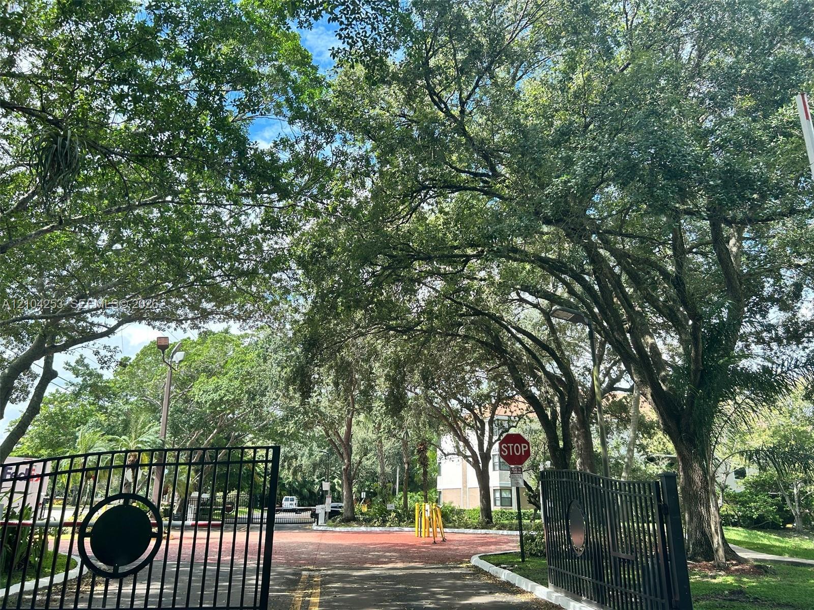10121 W Sunrise Blvd # 206, Plantation FL 33322 photo 2