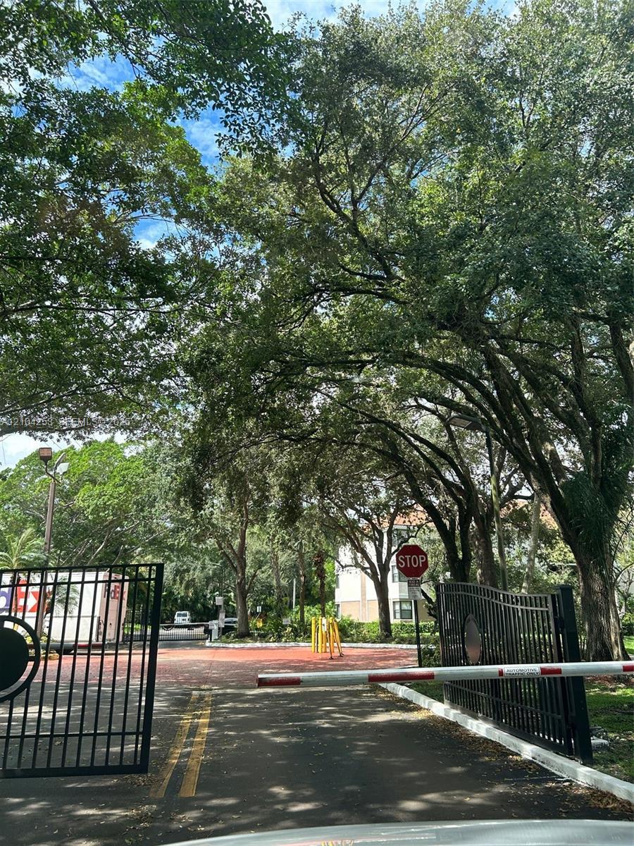 10121 W Sunrise Blvd # 206, Plantation FL 33322 photo 3
